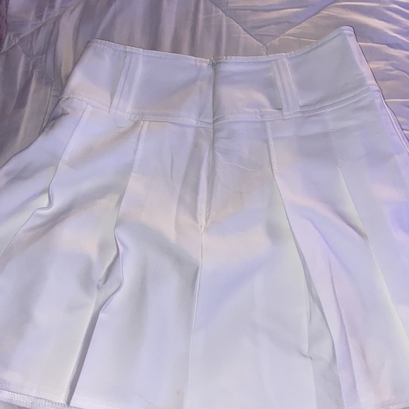 White tennis skirt - Picture 4 of 5